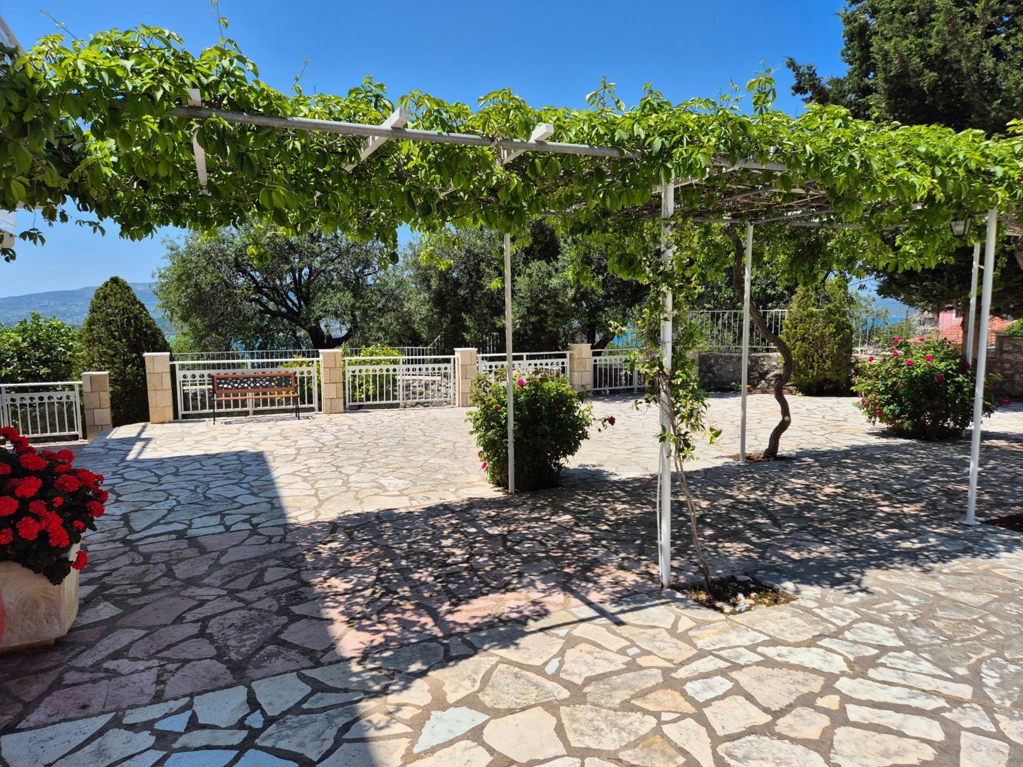 Apartment Marina House Farsa